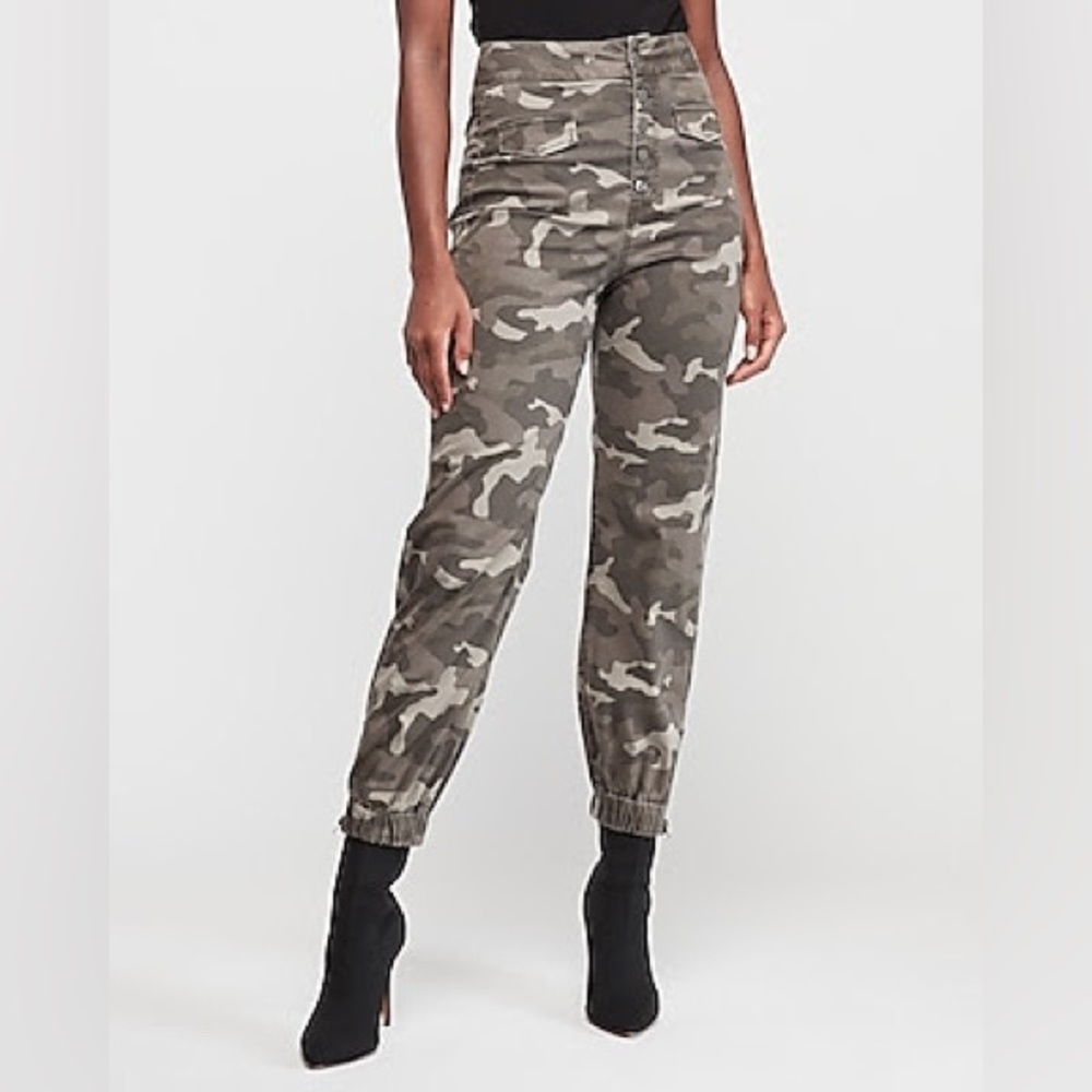 Express - Camo Pant
